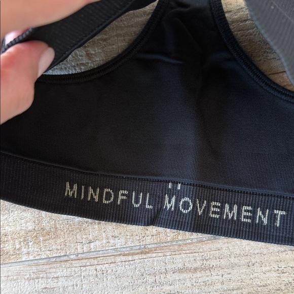 Alo Black ribbed Sports Bra - Picture 3 of 3